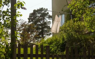 上衣的多面解讀：從材質到風格的深度剖析